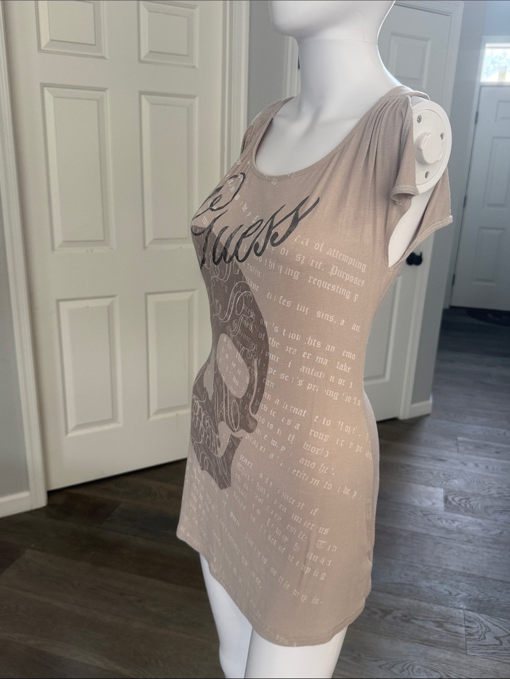 Guess Beige Taupe Skull Graphic Tee Open Back Cap Butterfly Sleeves Mini Dress-M - Picture 5 of 7